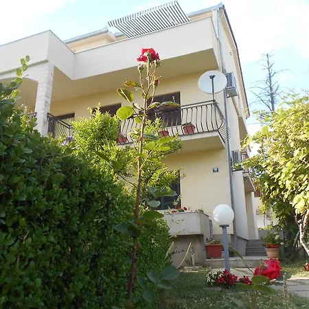 Cherry Kastela